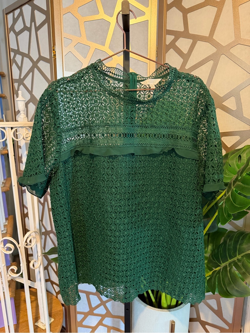 Adiva Emerald Green Crochet Lace Short Sleeve Blouse